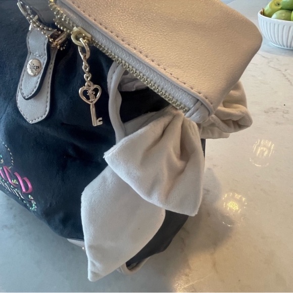 JUICY COUTURE VINTAGE DREAMY TOTE! Black and cream! NWT - Picture 3 of 10